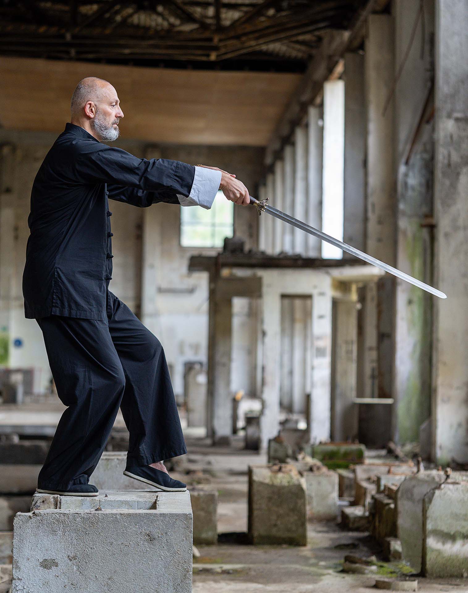 Tai-Chi-Schwerttraining in Waldbröl – traditionelle Bewegungsform für Konzentration, Koordination und innere Stabilität.
